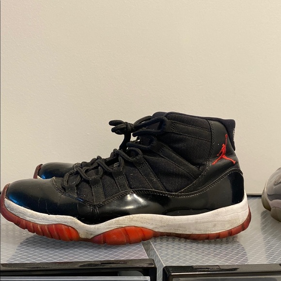 Bred 11 Jordan - Picture 3 of 3
